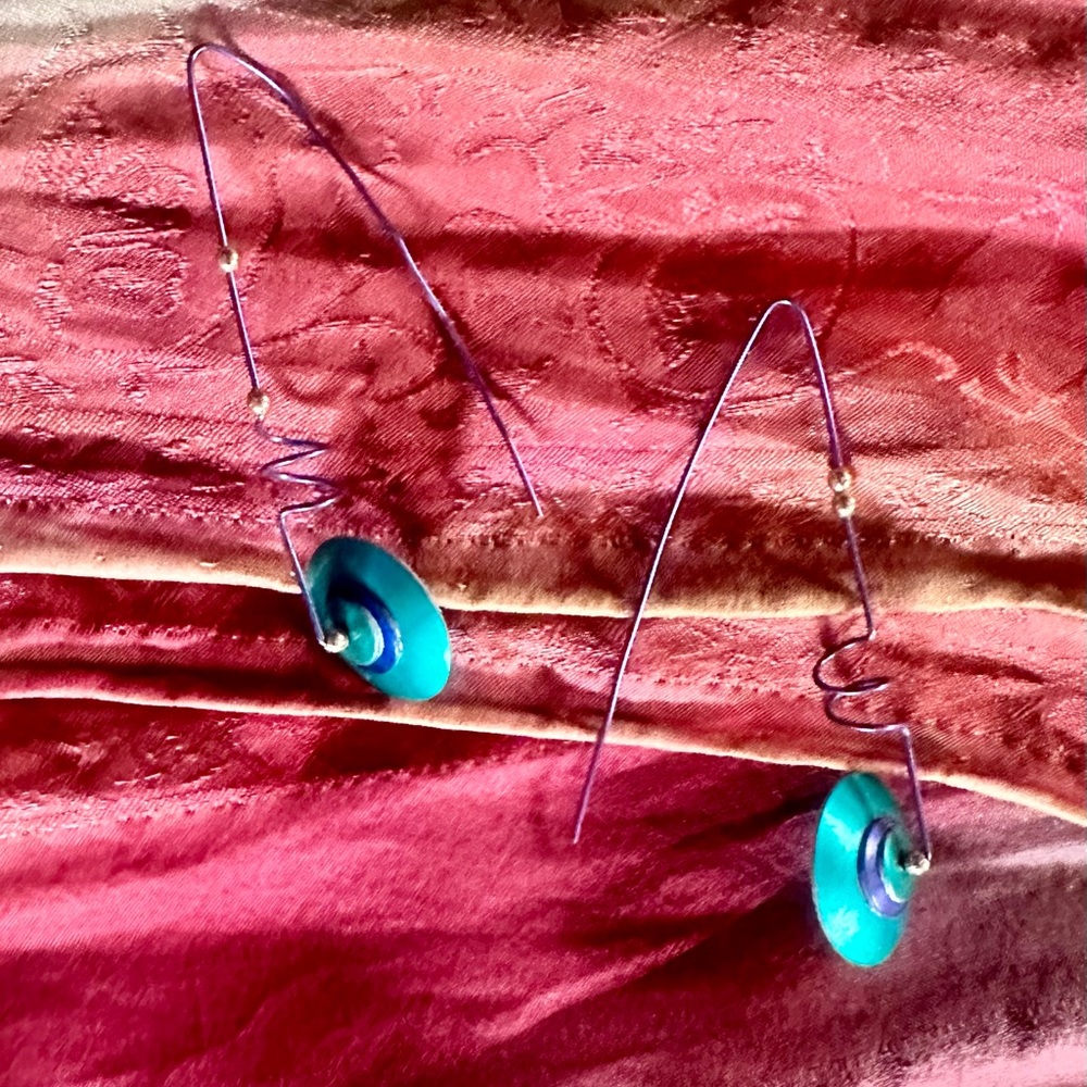 80’s vintage earrings! How cool are these! Wire keeps shape, vibrant colors!